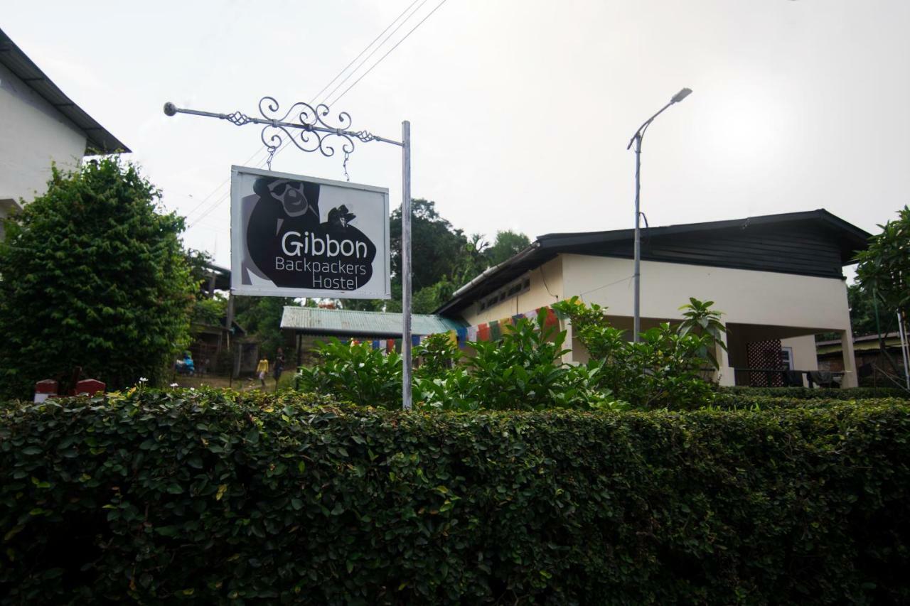 Gibbon Backpackers Hostel Guwahati Exteriör bild